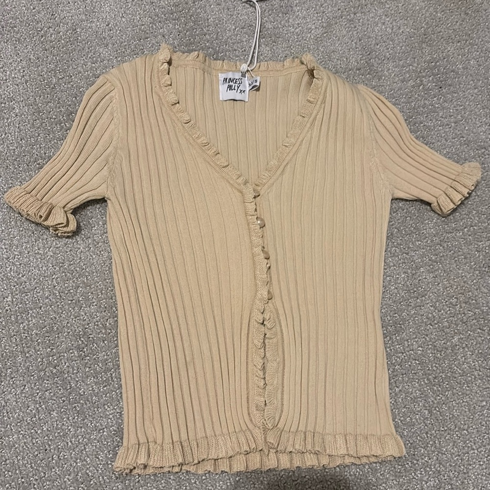 Short sleeve sweater material top